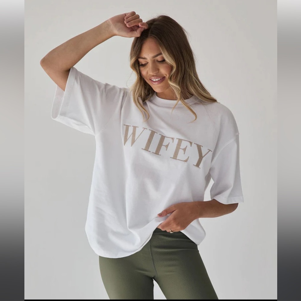 Wifey tee six stories